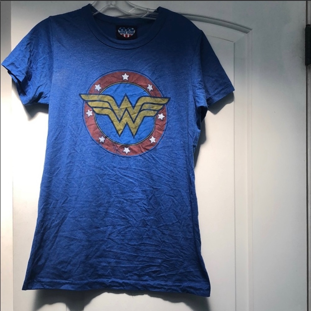 Junk Food Wonder Woman shirt sz XL